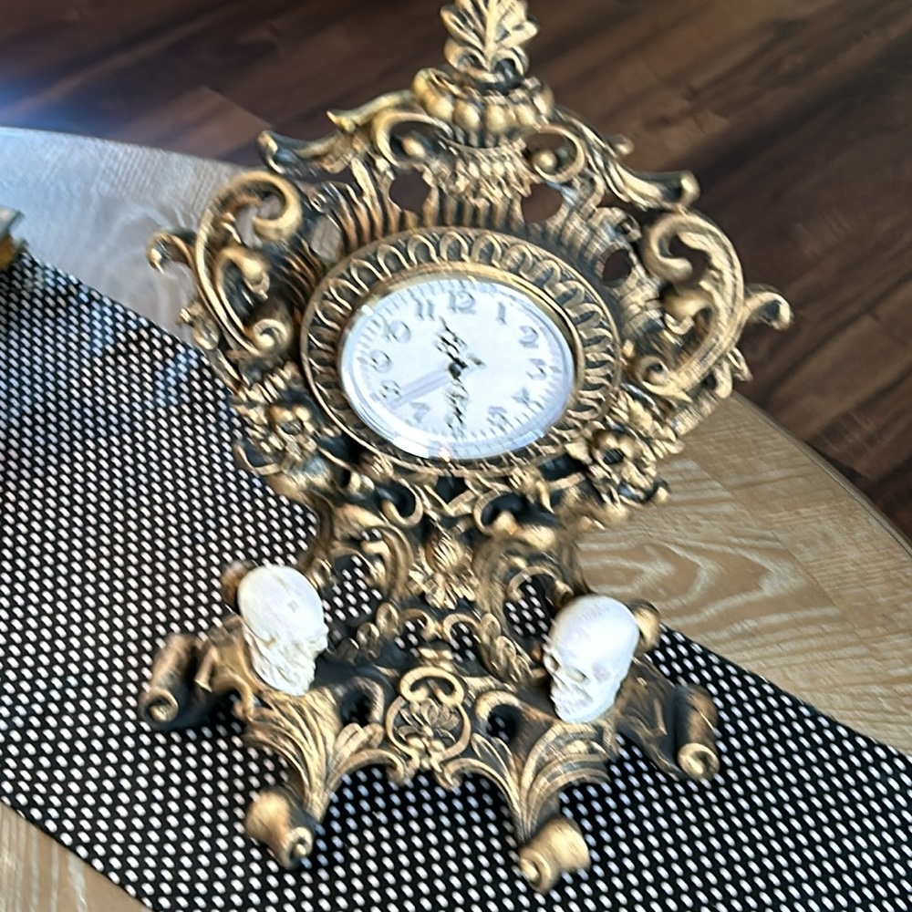 NEW! LARGE Vintage Inspired Gothic Baroque 
Ornate Skull Mantel Tabletop Clock - Picture 10 of 10